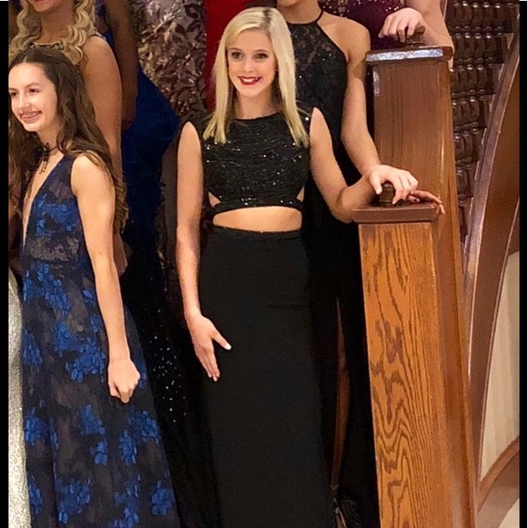 Sherry Hill black two-piece long formal size 0 - Picture 2 of 8